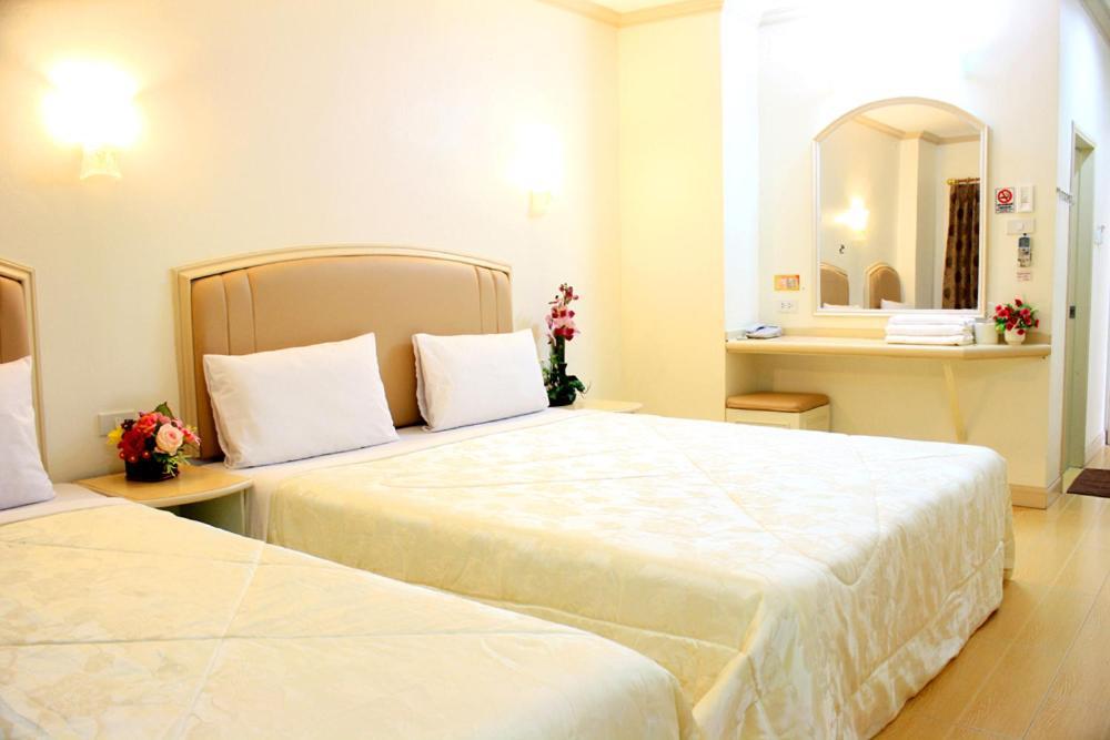 P.A. Ville Hotel Nakhon Sawan Exterior photo