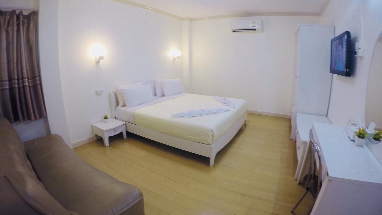 P.A. Ville Hotel Nakhon Sawan Exterior photo